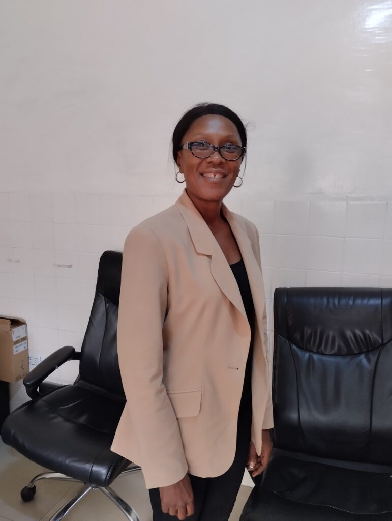 Vera Yata Walker: Investigadora y responsable de equipo de asistentes del Instituto Nacional de Salud Pública de Liberia